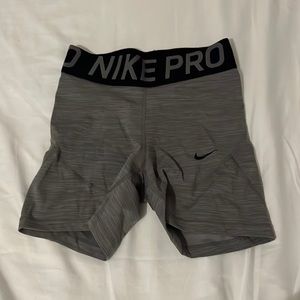 GREY NIKE PROS